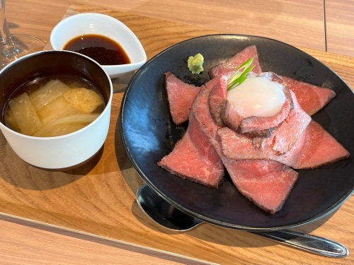 おかやま和牛のローストビーフ丼