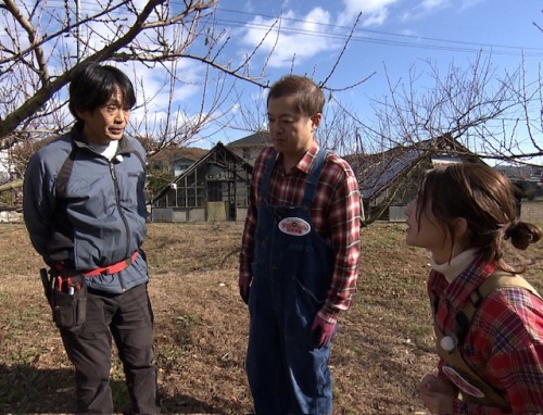 今井さんの話を聞く二人