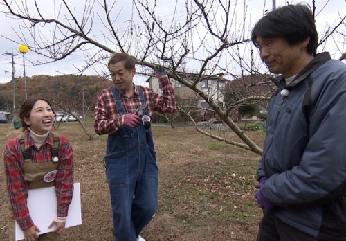 クイズを出す古米リポーター