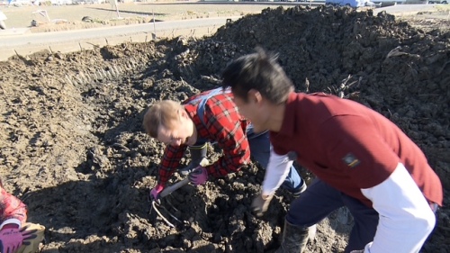 再び「ギリギリ」に反応し、ハローさんが歌い出す