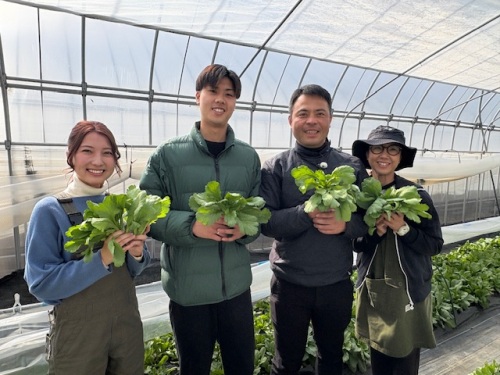 水島さんご家族と古米リポーター