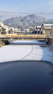 川も凍る | 真庭市　小割さん